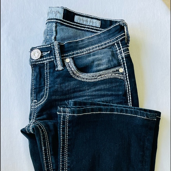DAYTRIP Authentic Leo Bootcut Jeans - Picture 7 of 15